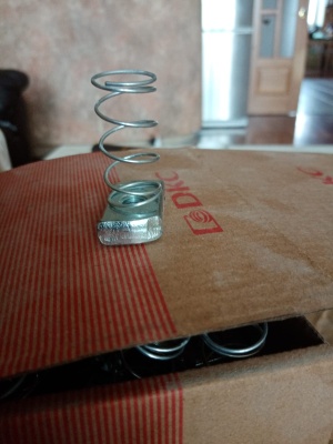 Очень дешево ДКС CM161000 Гайка М10х40, с удлиненной пружиной, для подвешивания профиля, оцинкованная сталь