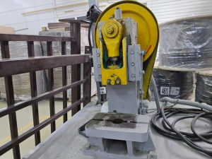 Продаётся эксцентриковый пресс усилие 0,5 тонн