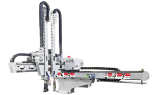 Робот (сервоприводный манипулятор) для ТПА/Термопластавтомата INTERPLUS KM5-700ID боковой электрошкаф