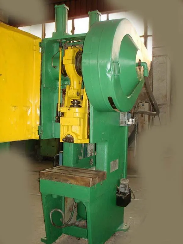 Продаём кривошипный пресс модели КД2122Е