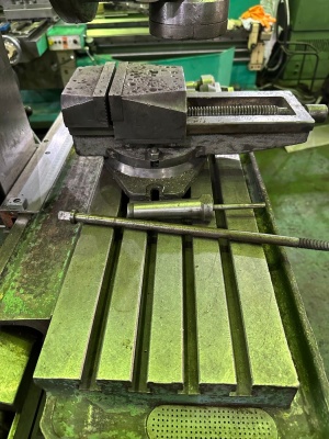 Широкоуниверсальный фрезерный станок, 676 Иркутский станкостроительный завод