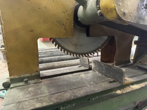 Станок дисковый отрезной (пила маятниковая)