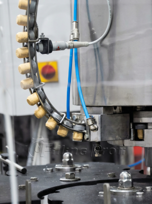 Автомат укупорочный роторный Камю, 7000 бут/ч