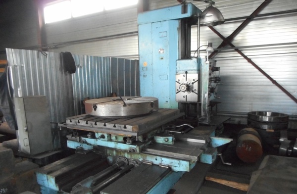 Горизонтально-расточной станок 2622В в рабочем состоянии