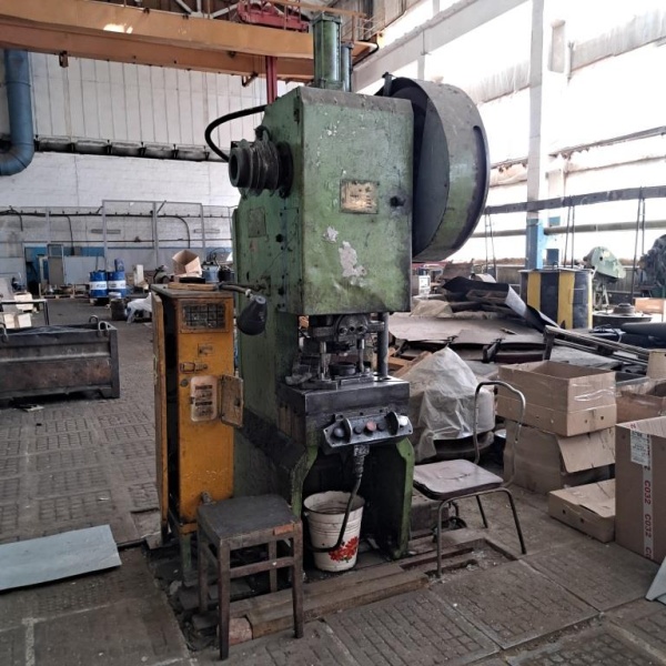 Продаётся пресс кривошипный КД2124К (25 тн усилия) в рабочем состоянии