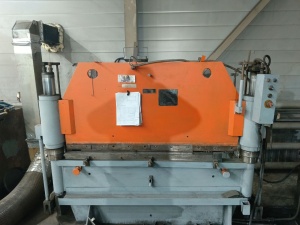 Продаётся листогибочный гидравлический пресс НИ1424 в рабочем состоянии