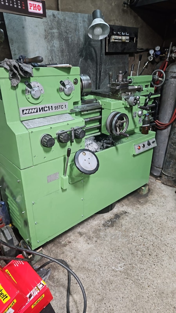 Токарно-винторезный станок ИЖ 95ТС