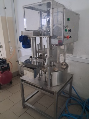 Машина выемки сердцевины и резки яблок на кольца