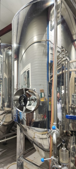 Цилиндро-конический бродильный аппарат (ЦКТ) объёмом 3600 литров, изготовленный из нержавеющей стали, с двумя контурами охлаждения