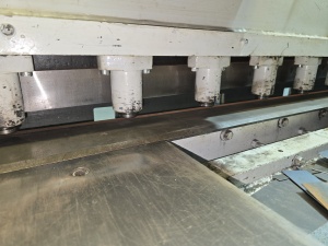 LVD MVS 31/6 ножницы гильотинные гидравлические с ЧПУ 6х3100 мм