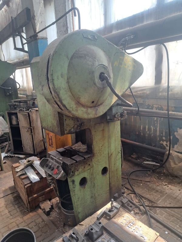 Предлагаем к продаже пресс кривошипный КД2122 (16 тн усилия)