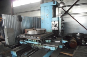 станок горизонтально-расточной 2622В с оснасткой. Станок в рабочем состоянии, подключен