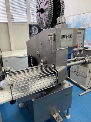 Клипсатор 2-х скрепочный PolyClip3430 клипсатор в отличном состоянии практически не использовался. Возможен запуск на вашем предприятии