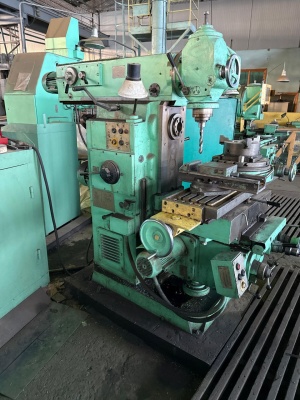 6К82Ш — модель широкоуниверсального консольно-фрезерного станка