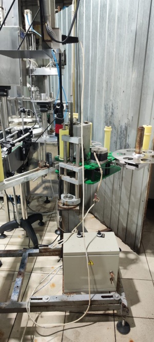 Этикетировочный автомат ЭР-4 для нанесения самоклеящихся этикеток на тару различного типа