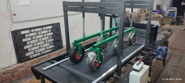 Автоматизированный станок для нанесения защитно-декоративного покрытия на фасадные термопанели (пенопласт)