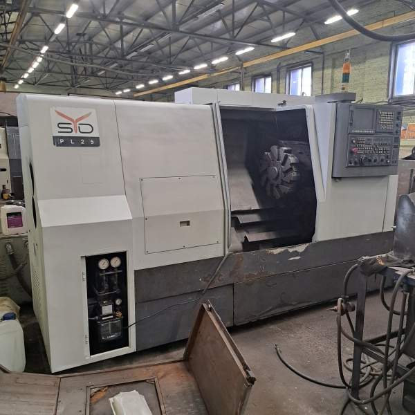 Осуществляем продажу токарного центра PL25 SMEC с ЧПУ Fanuc
