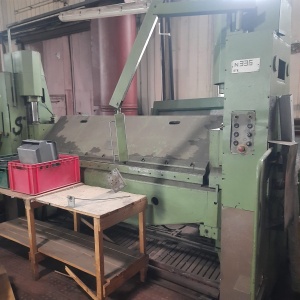 Продаём листогиб гидравлический модели ИВ2144П, 4,5Х2500