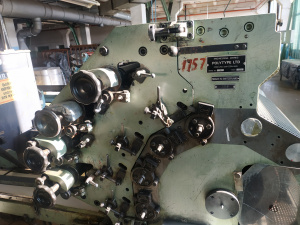 Печатная машина для печати на крышках POLYTYPE