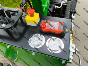 Машина самоходная для закручивания винтовых свай TORSION