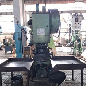 Продаём кривошипный пресс КД1426А (40 тн усилия) с регулировкой высоты стола