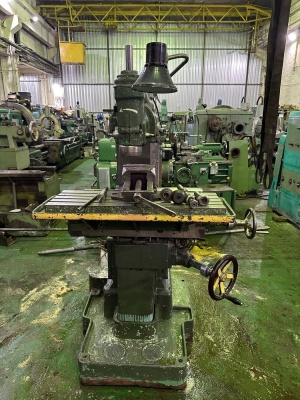 Широкоуниверсальный фрезерный станок, 676 Иркутский станкостроительный завод