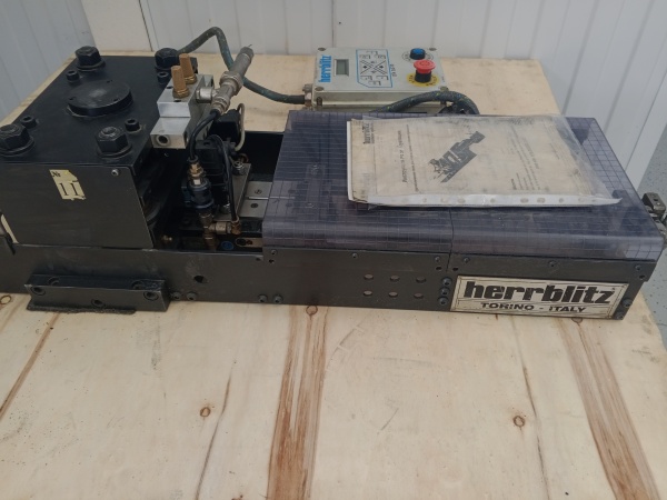 Осуществляем продажу автоматической линии для подачи, правки и отрезки проволоки