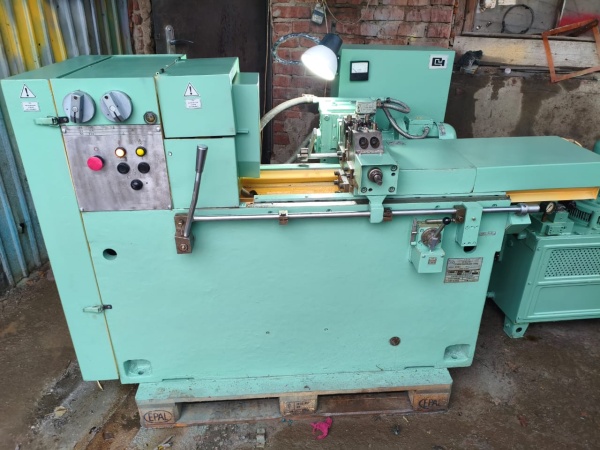 Осуществляем продажу резьбонарезного станка 5993