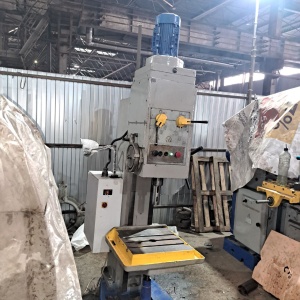 Вертикально-сверлильный станок 2С132