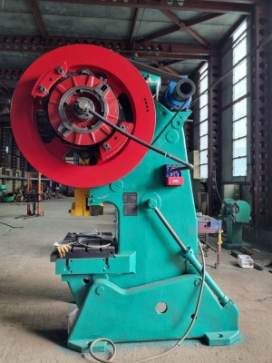 пресс кривошиный КЕ2330 100 т/с