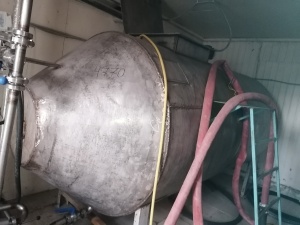 Молочное оборудование: холод.камера 100м3, ВТН-2,5(2шт), РПУ, ванна с перегородкой, ОСВ-4, СИПмойка, 5т емкость для молока,чиллер, сепаратор