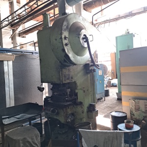 Продаём пресс кривошипный КД1426 (40 тн усилия) с регулировкой высоты стола