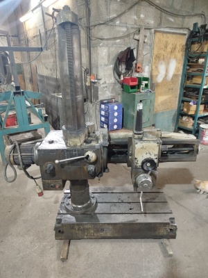 Радиально-сверлильный станок 2К52 (СССР)