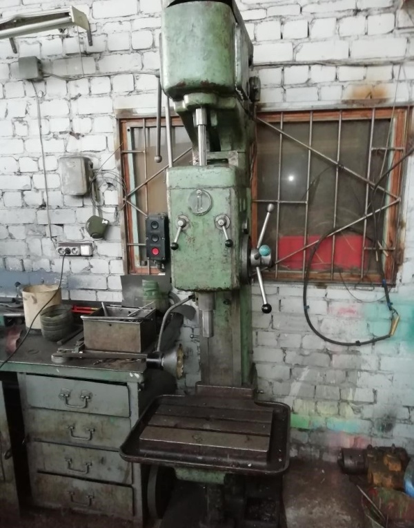 вертикально-сверлильный станок 2А125