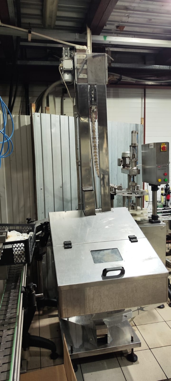 Ориентатор пробки для автоматической подачи и ориентации укупорочных элементов на линиях розлива. AVIS ОРТ-3000