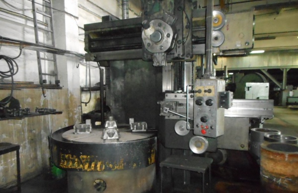 Токарно-карусельный станок модели 1516