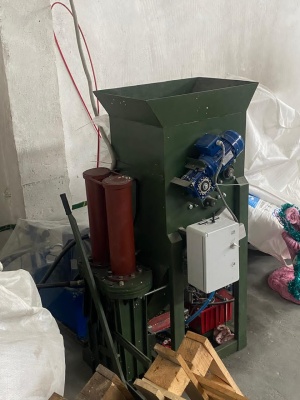 Вертикальний компактор пінополістиролу КПВ-600 – Стан нового! Пресс-компактор для прессования отходов (пенопласта, пластика)