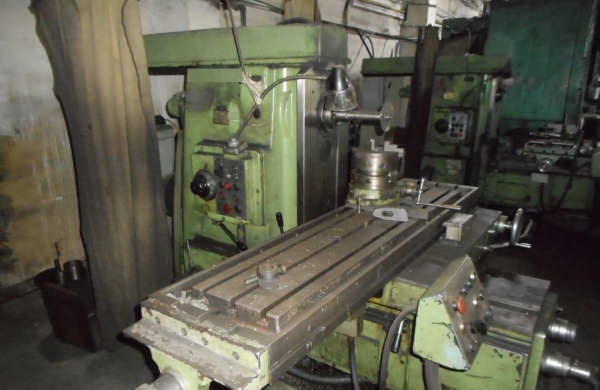 Горизонтально-фрезерный станок 6Т83Г-29