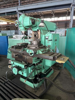 6К82Ш — модель широкоуниверсального консольно-фрезерного станка