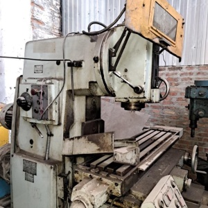 Вертикально-фрезерный станок 6Т12Ф20 – требует ремонта