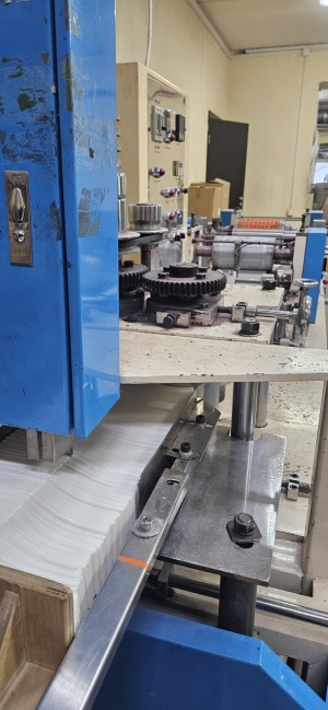 Станок для изготовления бумажных салфеток