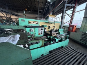 Токарный станок 16Д25 в рабочем состоянии