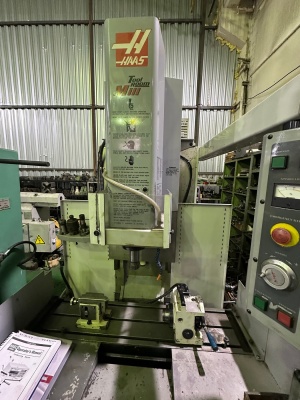 фрезерный станок HAAS TM-1HE 4х осевой с ЧПУ, 2004 г.в., пр-во США