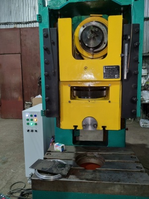 линию штамповки на базе кривошипного пресс КЕ2130А