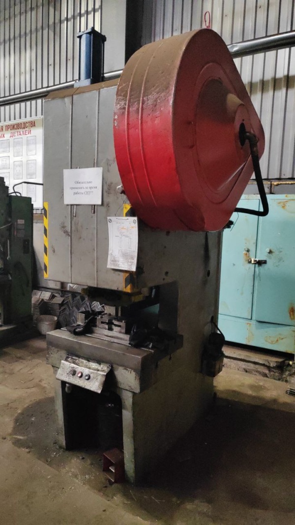 Продаётся однокривошипный пресс простого действия КИ2128А в рабочем состоянии, усилие 63 тонны, 2006 года выпуска