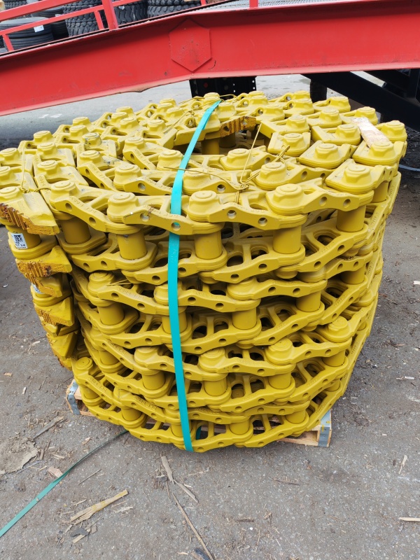 Гусеничные цепи DCF для бульдозеров SEM