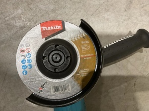 Аккумуляторный угловой шлифовальный станок (болгарка) Makita DGA504Z