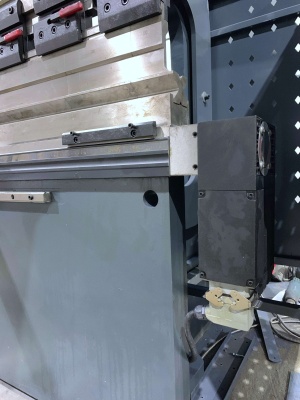 Гидравлический листогибочный пресс IRONMAC HPB-C 170/3200, как новый