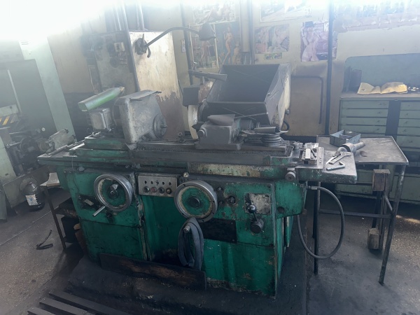 круглошлифовальный станок 3Б153