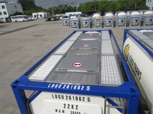 Танк контейнер с заводскими волнорезами